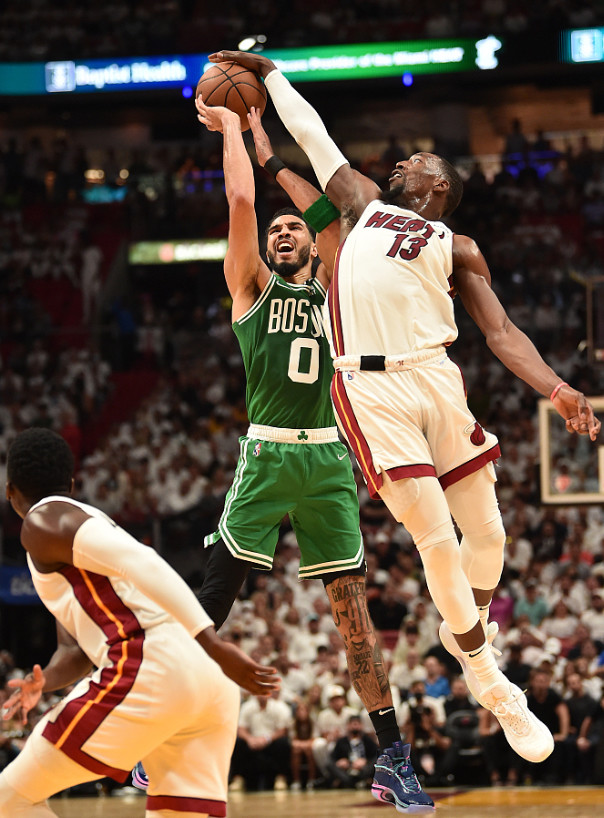 jinnianhui热火队防守崩盘，惨遭对手狂轰猛炸，或者美国很多市场.的简单介绍