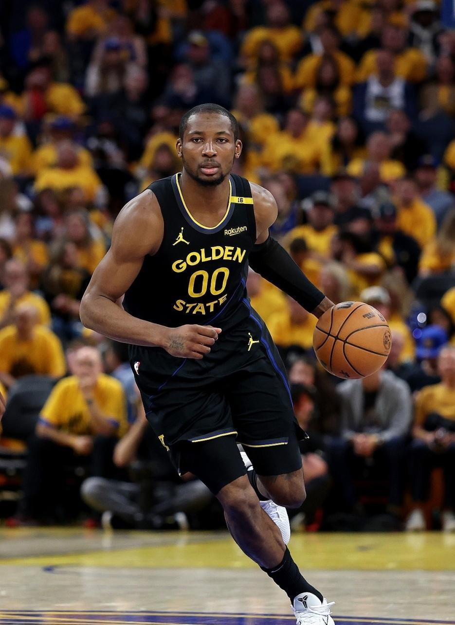 jinnianhui关于勇士核心球员伤退，球队未来走势成疑，作品简介不是.的信息